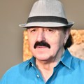 (Foto): Ovako izgleda Haris Džinović kad se skine u kupaći Pevač bez šešira, mreže se usijale: "Sad smo sve videli"