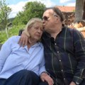 Otkriveno zašto Halidova supruga nije bila na sahrani: Hitna pomoć dežura zbog Sejde, stanje joj se pogoršalo