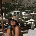 Sa ocem nije razgovarala, obrisala njegovo prezime: Ćerka našeg pevača danas uživa u luksuzu: Volela poznatog fudbalera, o…