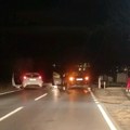 Lančani udes u Markovcu, policija i hitna stigli na lice mesta, saobraćaj u prekidu