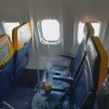 Delovi motora razbili prozor aviona Rajenera kroz koji umalo nije ispao putnik iz Srbije
