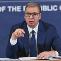 Je l' to predsednik ili kandidat za premijera: Vučić usred kampanje otvorio fabriku dronova, oprobao letelice i obećao još tri…