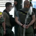 Haos u Atini Policija opkolila hotel u kojem se nalaze naoružani "Bed Blu Bojsi"