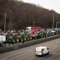 Poljoprivrednici izbegli zamku žandarmerije! Drama na autoputu, paore ništa ne zaustavlja ka Parizu!