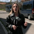 Reporterka kurira s lica mesta iz banjskog polja: Policija pretražuje tri zgrade u Ozrenskoj ulici gde se Danki gubi svaki…