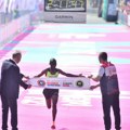 Gilbert Kipleting Čumba iz Kenije pobednik Beogradskog maratona, umalo oboren rekord