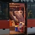 "Po jedan kofer: Rekoste?!" Nova pravila o prtljagu su već stupila na snagu, a pogledajte ovaj autobus (foto)