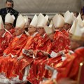 ‘Zaključani’: 133 kardinala bira novog papu