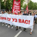 "Batinaši nisu junaci": Protest građana ispred sedišta SNS u Novom Sadu