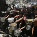 BLISKOISTOČNI SUKOB U Gazu danas puštena 83 kamiona sa humanitarnom pomoći