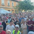 Policajci priveli novinara Nenada Živkovića, građani ih spečili da ga odvezu u stanicu