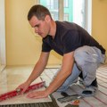 Заборавите скупе мајсторе, прашину и радове: Уз ових 5 трикова јефтино средите старе плочице у купатилу и кухињи