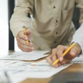 Novčana naknada posle otkaza samo uz 12 meseci radnog staža: Da li ovaj uslov treba da se menja?