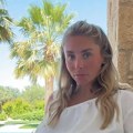 Porodila se Onlyfans zvezda koja je imala odnos sa 1.000 muškaraca: Podelila fotku bebe, krije pol i ime (video)