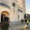 Počele velike gužve na Košutnjaku: Kolone u Kneza Višeslava, ratni veterani dolaze na sahranu Ratka Mladića