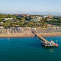 Napunite baterije tamo gde zelenilo grli plavetnilo: Na samoj obali Mediterana, odličan hotel u izobilju drveća i cveća