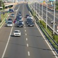 Kako je kolona od četiri kilometra postala trideset automobila koji blokiraju Srbiju
