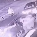 Trojica palicama brutalno pretukla muškarca pred ženom i detetom! Horor nasred puta u Novom Pazaru: Zaustavili auto, usledio…