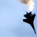 Pogledajte – pad ruskog Su-27: Pilot se katapultirao, letelica u plamenu “sletela” ko suvi list (video)