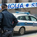 Policija primetila pretovaren kombi, vozač stao na gas, pa se zakucao u stub! Užas kod Lužane, kombi pun migranata sleteo sa…