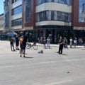 Opet blokirana raskrsnica u centru Leskovca, ovog puta na 24 časa: Protesti i dalje širom Srbije – VIDEO