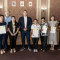 Korak bliže boljem domu Devet izbegličkih porodica u Bečeju dobilo novac za građevinski materijal