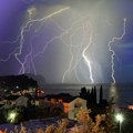 Stravično nevreme pogodilo Italiju i izazvalo poplave: Zabeleženo 109.000 udara groma za 12 sati VIDEO