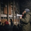 Godišnjica protesta i hladni radijatori: Lazarevčani ispred stana direktora Toplifikacije