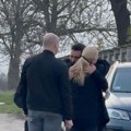 Lazić pao Ildi Šaulić u zagrljaj, zajedno jecaju ispred kapije: Kaća ne može da ga smiri