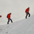 Gužva na "krovu sveta": Rekordnih 274 planinara osvajalo Mont Everest u jednom danu