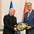 Vučić dobio pojas UFC-a od Dejne Vajta: "Ljudi su bukvalno razgrabili karte"
