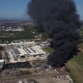 Veliki požar u Centru za reciklažu i otkup otpada u Kraljevu: Širi se gust, crni dim