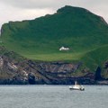 Poklon za poznatu pevačicu ili bunker za zombije? Ovo pusto ostrvo krije najusamljeniju kuću na svetu (foto)