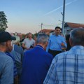 Gradonačelnik u Medoševcu: Obećanja o novom mostu, „telefonska rešavanja“, kritike građana i „videćemo 25. oktobra“…