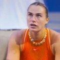 "Odj***!" - Sabalenka pukla posle poraza! Opsovala kamermana, njen ispad obišao svet! (video)