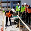 Ministarka položila kamen temeljac za dogradnju škole u Osečini! Žarić Kovačević: Za 2 godine uloženo 72 miliona u…