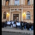 Novosadski gimnazijalci složno uz studente: „Svaka pobeda nad bezakonjem privremena, samo je borba večna“