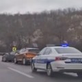 Srča svuda po putu, prednja strana automobila uništena! Težak udes kod Buban potoka, policija izašla na uviđaj