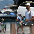 Ekskluzivni paparaco iz crne gore: Đoković vozi svoju jahtu, sa sinom Stefanom otplovio - nose ručni frižider, peškiriće i…