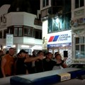 VIDEO Napadnuta ekipa TV Nova na sinoćnjem protestu u Kraljevu, kamermana policajci tukli pendrekom