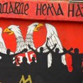 Grbovi i murali: Kampanja „prekrečavanja“ srpskog identiteta na severu Kosova uz prećutnu dozvolu Vučića