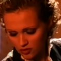 Harala je estradom 90-ih! Gde je danas i kako izgleda pevačica koja je otpevala hit “Tek je 12 sati”