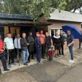 Građani blokirali pružni prelaz u Stanovu zbog uklonjene rampe