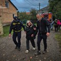 Voz sa 110 italijana u Ukrajini zamalo pogodili Rusi: Poginula je četvoročlana porodica (foto)