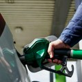 Zašto otvor za gorivo na autu nije isti i kako vas to štiti od skupih grešaka na pumpi? Ovaj inženjerski trik je pravi razlog…