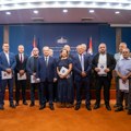 Ministar Novica Tončev uručio 14 ugovora za nerazvijene opštine