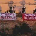 “Studenti pobeđuju” i “Dogodine na Tvrđavi”: Bedem Petrovaradinske tvrđave postao mesto snažne poruke