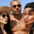 Andreana Čekić i Katarina Živković zajedno na moru Prevačice u opuštenom izdanju, poziraju u bikiniju, a sa njima muškarac…