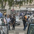 Španska policija rasteruje migrante sa plaža u Seuti u privremeni smeštaj