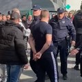 Aktivisti SNS napali novinara BIRN-a Sašu Dragojla: „Kada su čuli ko sam, postali su još agresivniji, policija ih nije ni…